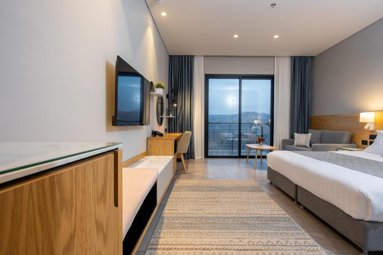 Logos Hotel In Yad HaShmona Eksteriør billede