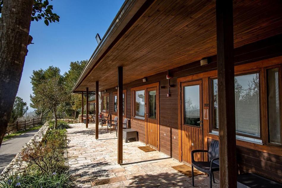 Logos Hotel In Yad HaShmona Eksteriør billede