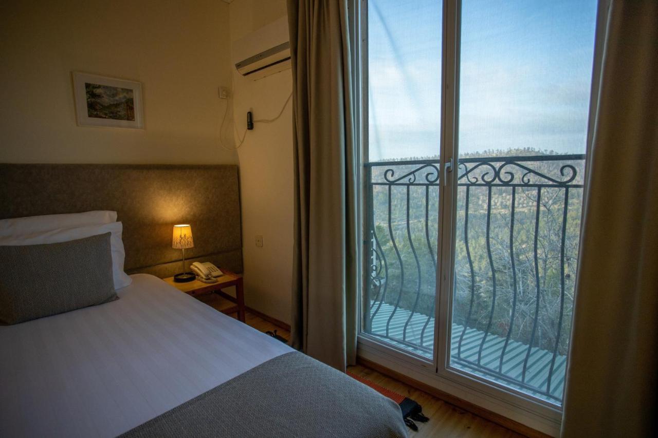 Logos Hotel In Yad HaShmona Eksteriør billede
